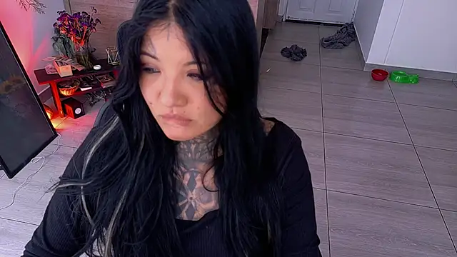 Unatatuada online show from November 19, 7:25 pm