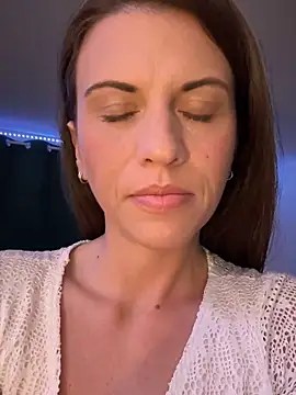 Snapshot of ScarlettNoirr chatting on May 7, 8:23 pm ScarlettNoirr online show from May 7, 8:23 pm
