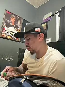 busnfatnutsLildee online show from April 14, 8:30 am
