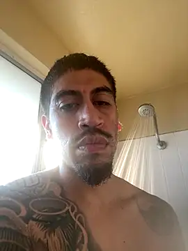 Snapshot of busnfatnutsLildee chatting on October 31, 11:55 pm busnfatnutsLildee online show from October 31, 11:55 pm