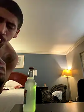 Snapshot of busnfatnutsLildee chatting on January 6, 6:45 pm busnfatnutsLildee online show from January 6, 6:45 pm