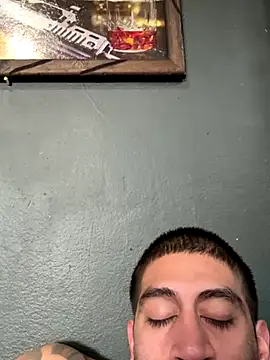 Snapshot of busnfatnutsLildee chatting on December 22, 8:53 pm busnfatnutsLildee online show from December 22, 8:53 pm