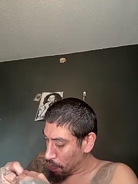 Snapshot of busnfatnutsLildee chatting on November 17, 6:12 pm busnfatnutsLildee online show from November 17, 6:12 pm