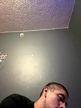 Snapshot of busnfatnutsLildee chatting on December 3, 12:15 pm busnfatnutsLildee online show from December 3, 12:15 pm