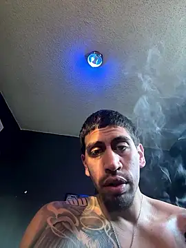 Snapshot of busnfatnutsLildee chatting on January 16, 10:58 pm busnfatnutsLildee online show from January 16, 10:58 pm