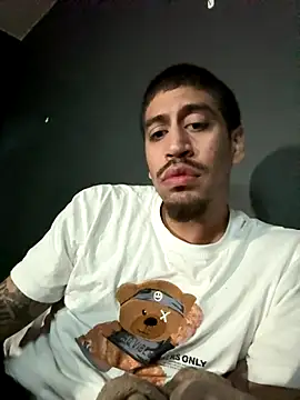 Snapshot of busnfatnutsLildee chatting on November 3, 9:24 am busnfatnutsLildee online show from November 3, 9:24 am