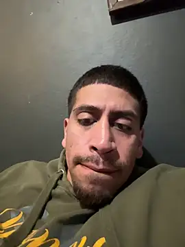 Snapshot of busnfatnutsLildee chatting on February 20, 8:05 am busnfatnutsLildee online show from February 20, 8:05 am