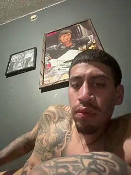 Snapshot of busnfatnutsLildee chatting on February 3, 6:22 am busnfatnutsLildee online show from February 3, 6:22 am