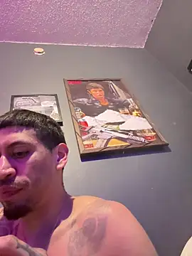 Snapshot of busnfatnutsLildee chatting on February 8, 1:25 am busnfatnutsLildee online show from February 8, 1:25 am