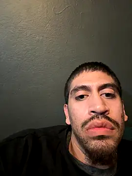 Snapshot of busnfatnutsLildee chatting on November 7, 3:22 am busnfatnutsLildee online show from November 7, 3:22 am