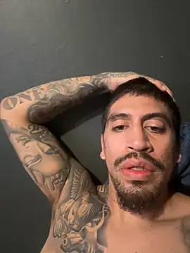 Snapshot of busnfatnutsLildee chatting on November 12, 5:44 am busnfatnutsLildee online show from November 12, 5:44 am