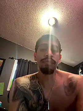 Snapshot of busnfatnutsLildee chatting on January 9, 11:11 pm busnfatnutsLildee online show from January 9, 11:11 pm