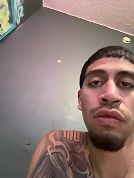 Snapshot of busnfatnutsLildee chatting on January 15, 8:56 pm busnfatnutsLildee online show from January 15, 8:56 pm