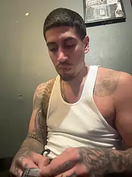 Snapshot of busnfatnutsLildee chatting on February 21, 5:20 am busnfatnutsLildee online show from February 21, 5:20 am