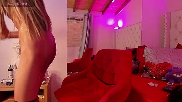 Maddy BigCock online show from October 17, 10:44 pm