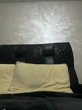 lara9Qouin online show from March 31, 10:01 pm