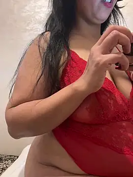 lara9Qouin online show from April 8, 10:55 pm