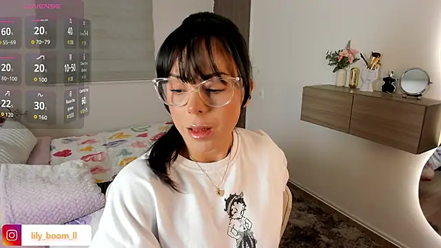 Snapshot of Lyliboomm chatting on May 17, 10:43 pm Lyliboomm online show from May 17, 10:43 pm