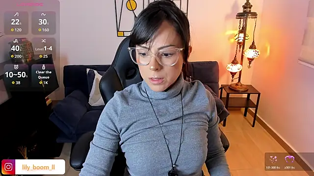 Snapshot of Lyliboomm chatting on November 10, 10:04 pm Lyliboomm online show from November 10, 10:04 pm