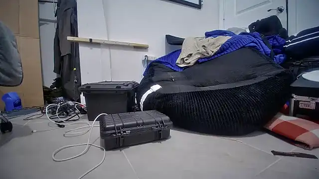 Snapshot of jasoncali305 chatting on November 2, 3:22 am jasoncali305 online show from November 2, 3:22 am