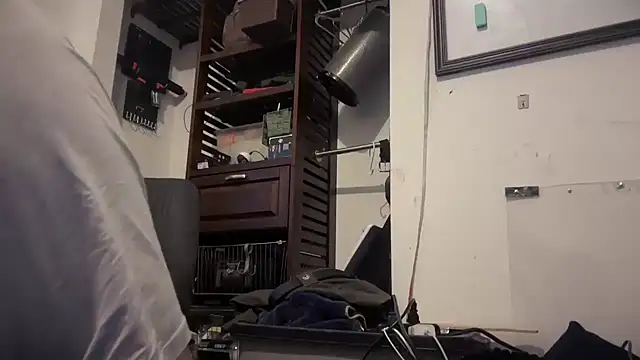 Snapshot of jasoncali305 chatting on December 1, 2:51 pm jasoncali305 online show from December 1, 2:51 pm