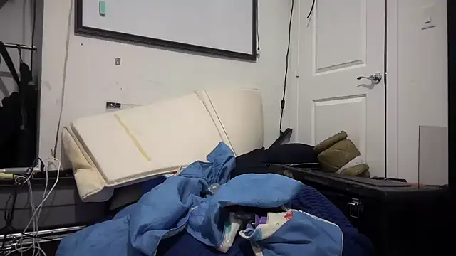 Snapshot of jasoncali305 chatting on November 29, 9:48 pm jasoncali305 online show from November 29, 9:48 pm