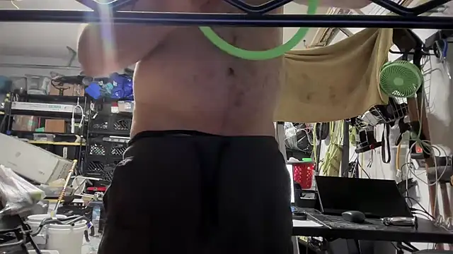 Snapshot of jasoncali305 chatting on January 5, 7:39 pm jasoncali305 online show from January 5, 7:39 pm