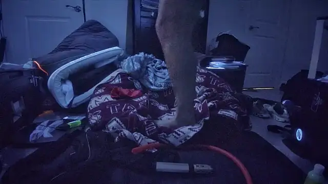 Snapshot of jasoncali305 chatting on December 20, 11:07 pm jasoncali305 online show from December 20, 11:07 pm