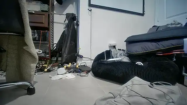 Snapshot of jasoncali305 chatting on November 10, 10:09 am jasoncali305 online show from November 10, 10:09 am