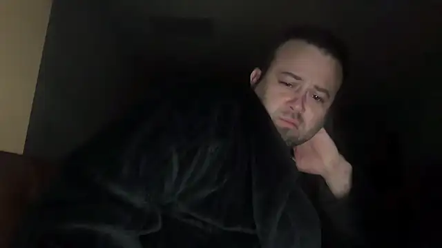 Snapshot of jasoncali305 chatting on February 1, 1:04 am jasoncali305 online show from February 1, 1:04 am