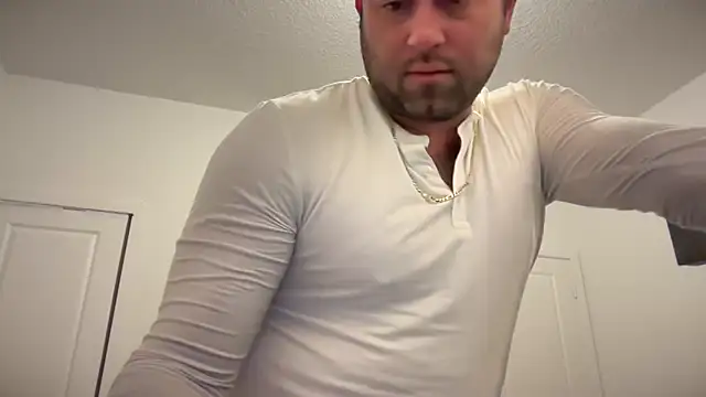 Snapshot of jasoncali305 chatting on February 7, 6:43 am jasoncali305 online show from February 7, 6:43 am