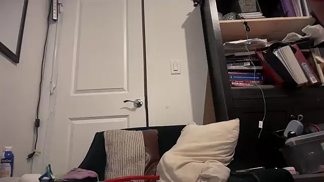 Snapshot of jasoncali305 chatting on February 17, 5:38 am jasoncali305 online show from February 17, 5:38 am