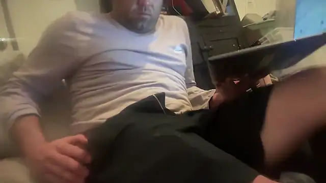 Snapshot of jasoncali305 chatting on February 13, 12:05 pm jasoncali305 online show from February 13, 12:05 pm