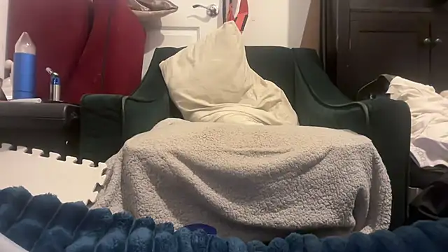 jasoncali305 online show from April 3, 7:59 am