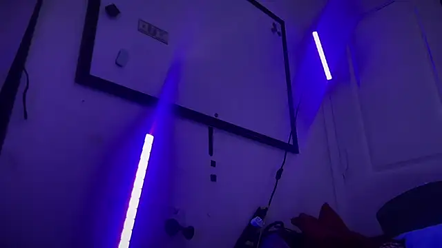 Snapshot of jasoncali305 chatting on February 10, 5:45 pm jasoncali305 online show from February 10, 5:45 pm