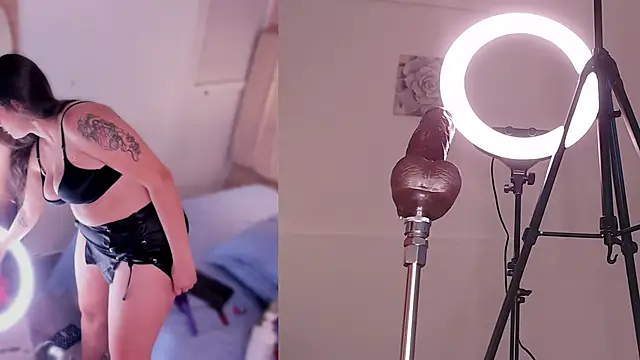 hannahst  online show from February 18, 7:32 pm