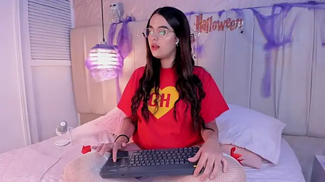 Snapshot of hannahst_ chatting on October 5, 8:10 pm hannahst online show from October 5, 8:10 pm