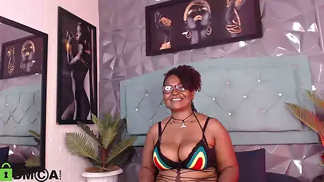 Snapshot of sheyla__ebony chatting on September 16, 9:27 pm sheyla ebony online show from September 16, 9:27 pm