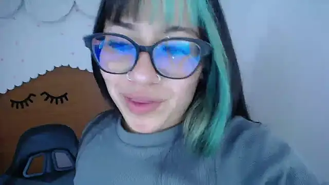 Snapshot of nicte_t_ chatting on October 1, 7:51 pm nicte t online show from October 1, 7:51 pm