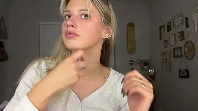 AnnGrayson online show from November 3, 2:17 am