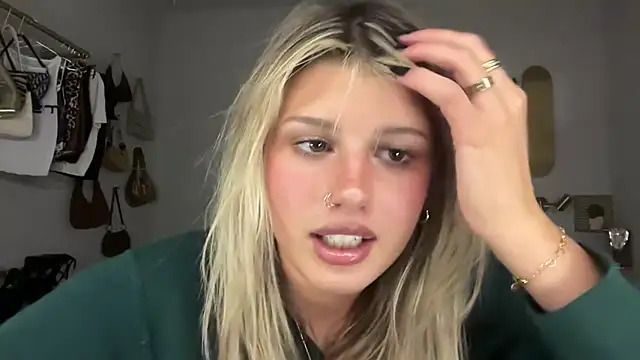 AnnGrayson online show from October 29, 12:20 am