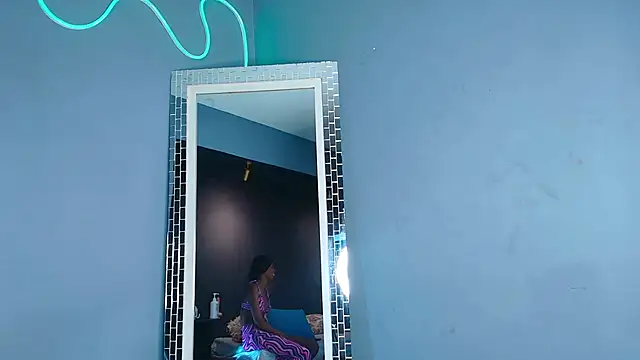 Snapshot of CamilaaSaenz chatting on September 25, 8:04 pm CamilaaSaenz online show from September 25, 8:04 pm