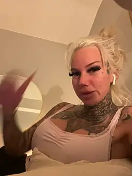 paulinaalatalo online show from April 9, 6:58 pm