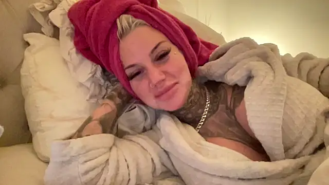 paulinaalatalo online show from February 10, 7:46 pm