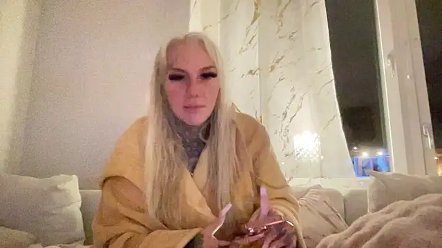 paulinaalatalo online show from February 26, 9:59 pm