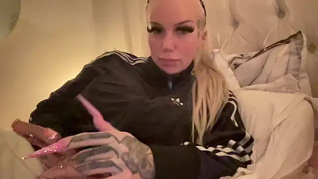 paulinaalatalo online show from March 24, 6:41 pm