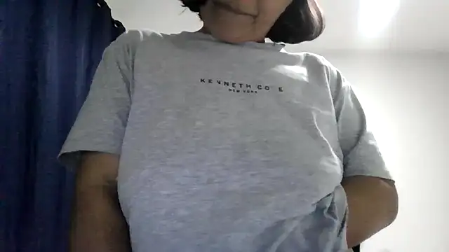 adri89-g online show from June 18, 4:44 am