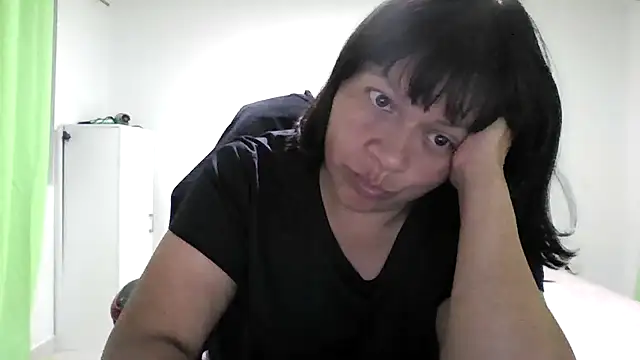 adri89-g online show from July 1, 4:35 am