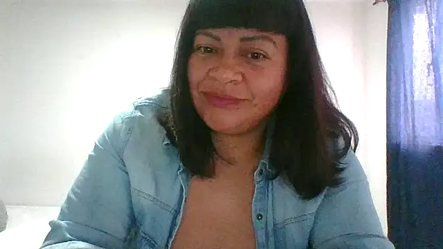 adri89-g online show from February 12, 1:44 pm