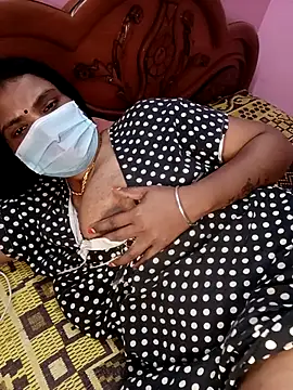 Snapshot of KannadaTamilTeluguBeauty chatting on December 4, 12:09 am KannadaTamilTeluguBeauty online show from December 4, 12:09 am